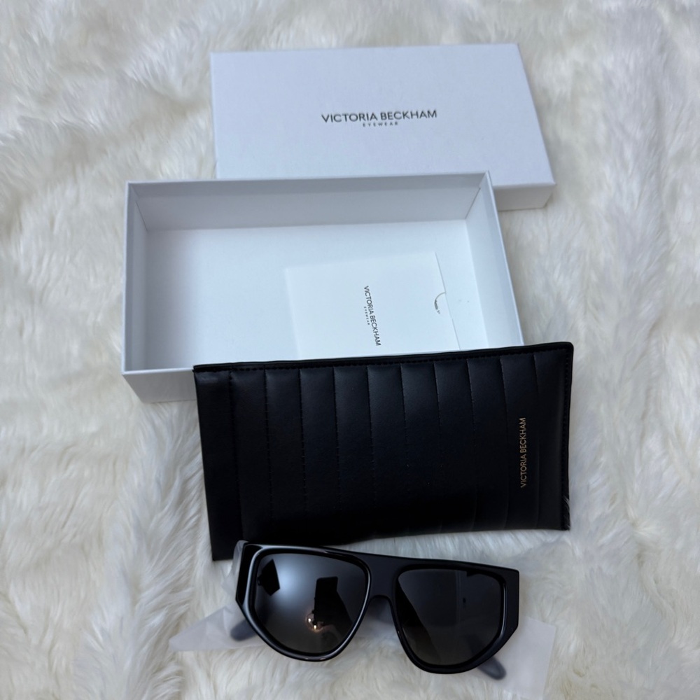 Victoria Beckham B-Buckle 55mm Modified Rectangular Sunglasses - Picture 3 of 7